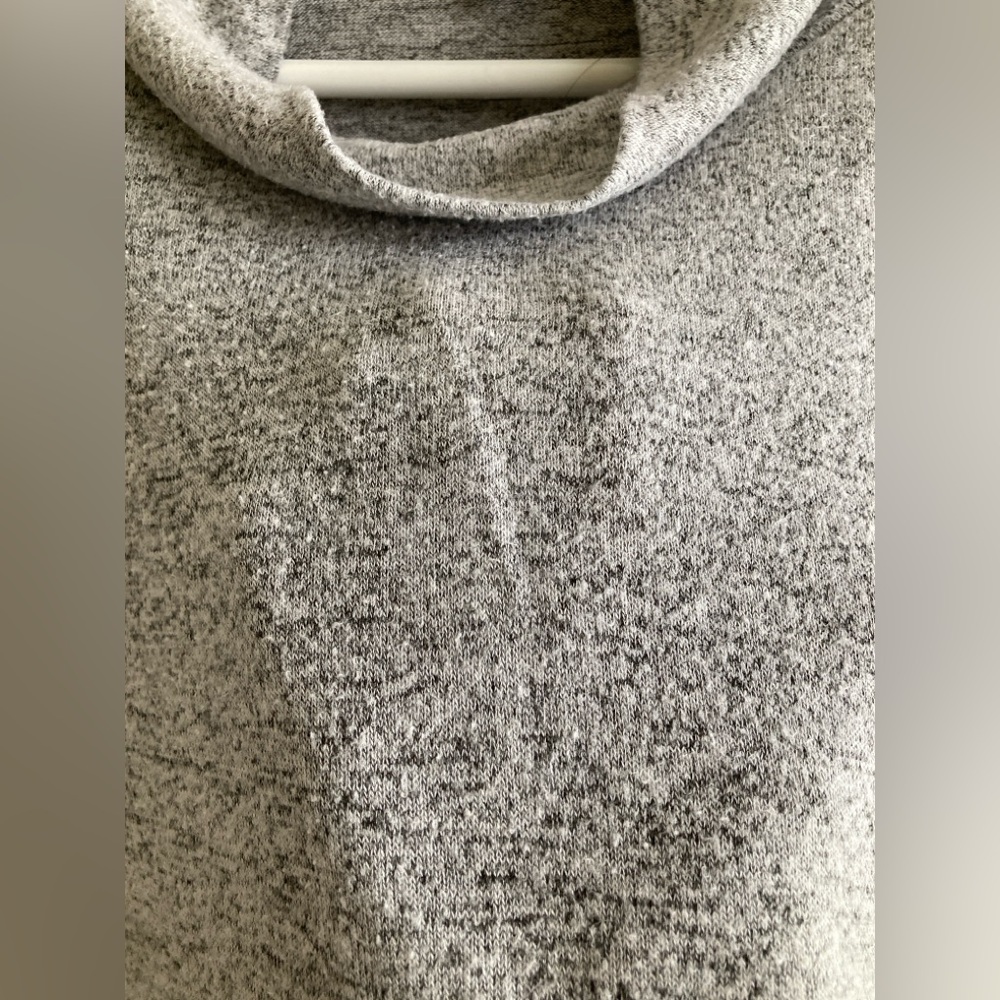 Gyft Gray Women's Cowl Neck Sweater Size S - Picture 2 of 6